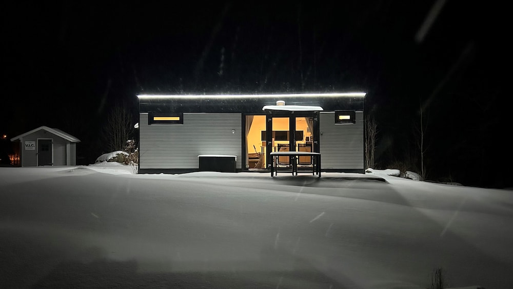 Business Cabin, 1 Bedroom, Lake View, Lakeside (Evika 3) photo 1