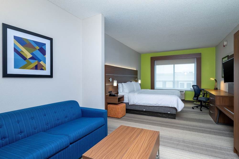 Suite, 1 King Bed (Additional Living Area) - Photo 3