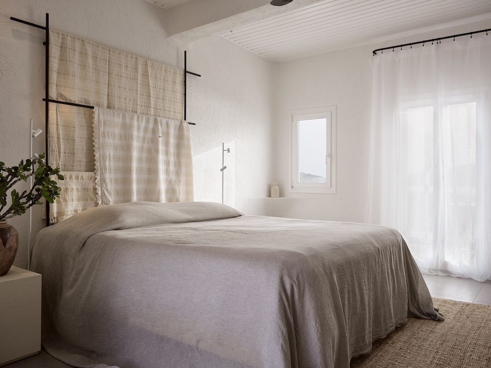 Sunset & Sea View Suite