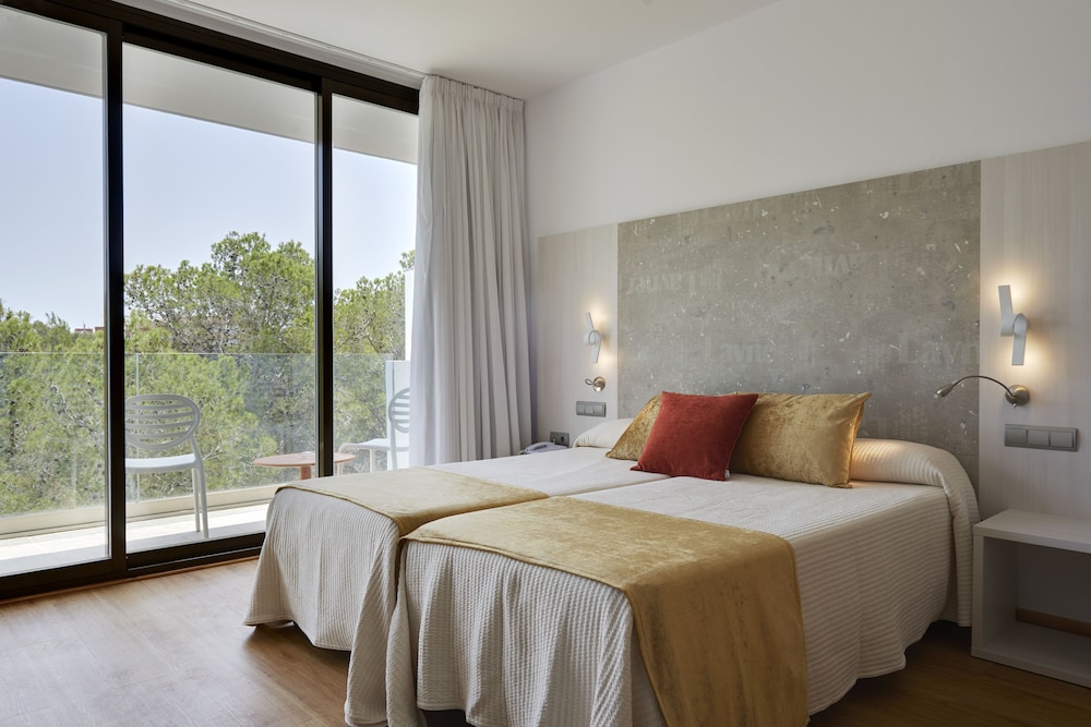 Standard Twin Room - Photo 1