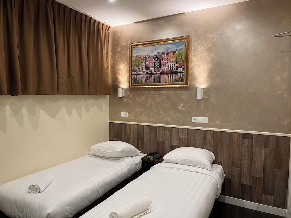 Standard Twin Room photo 2