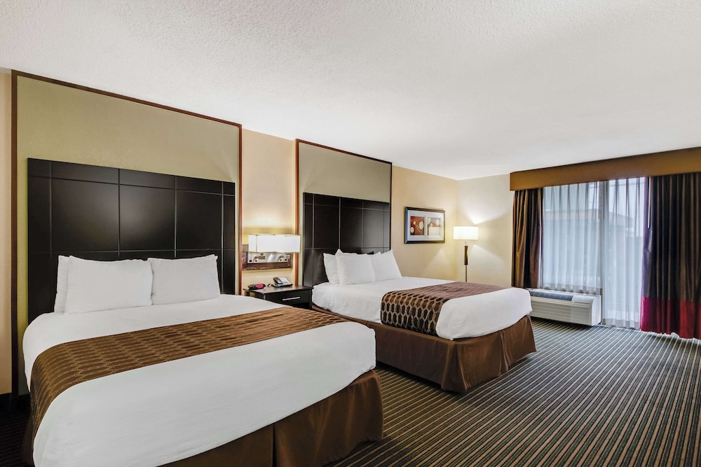 Standard Room, 2 Queen Beds, Accessible, Non Smoking - Photo 2