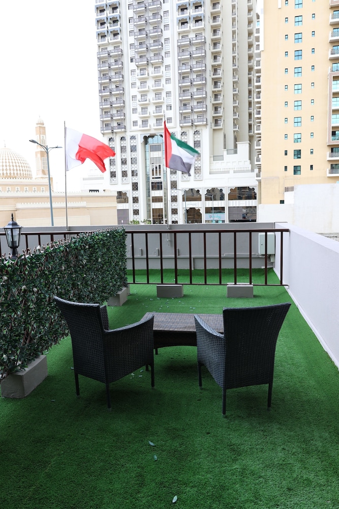 Deluxe Twin Room, 2 Twin Beds (includes 25% off F&B) photo 2
