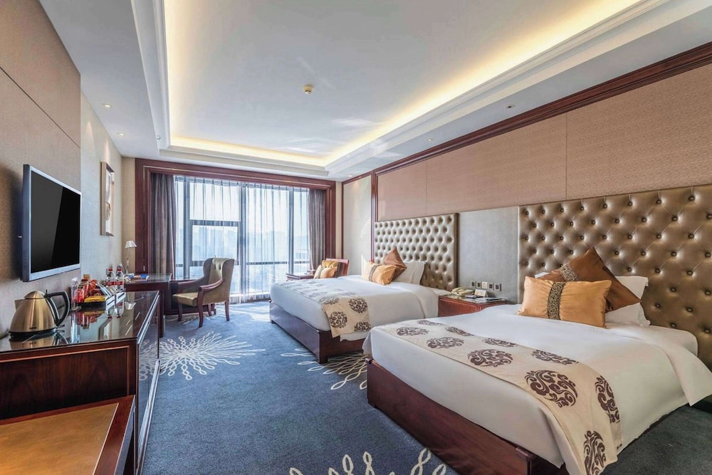 Room, Multiple Beds, Non Smoking (Aden Select)