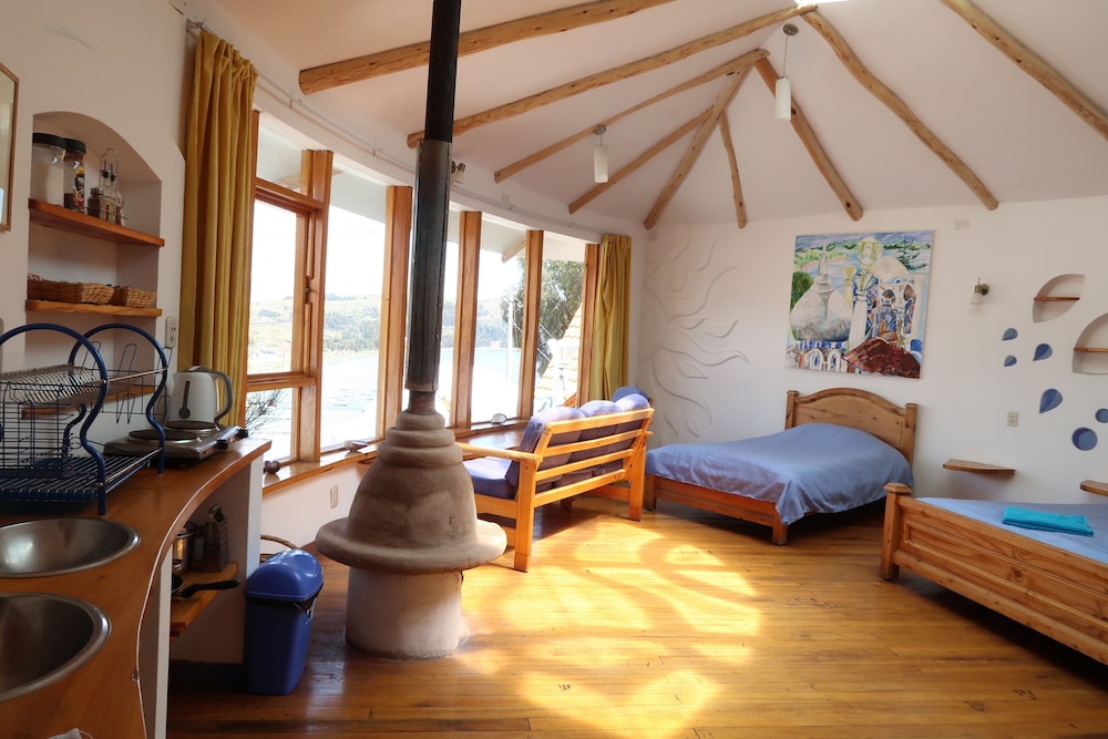 Deluxe Cabin, Hot Tub, Lake View photo 3
