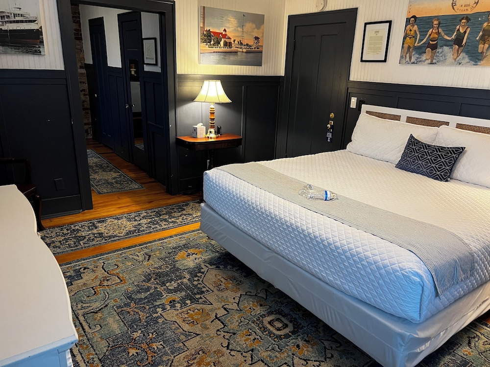 Suite, Multiple Beds