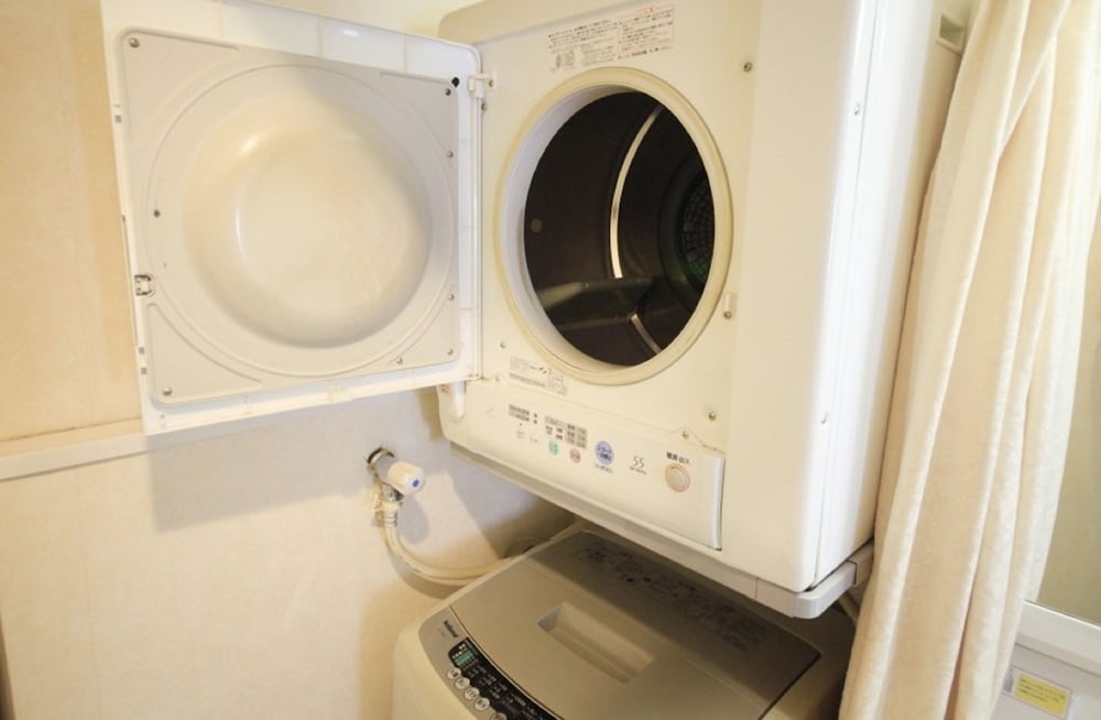 A large room for families use (W/Washing Machine) photo 3