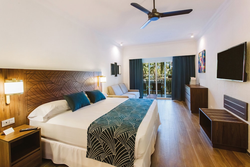Double Room, Partial Ocean View (C)