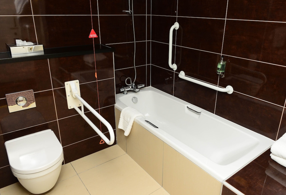 Standard Room, 1 Double Bed, Accessible - Photo 2