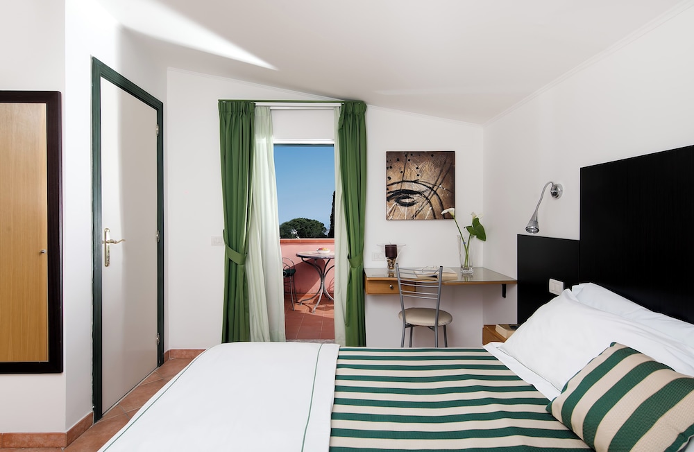 Panoramic Room - Photo 2