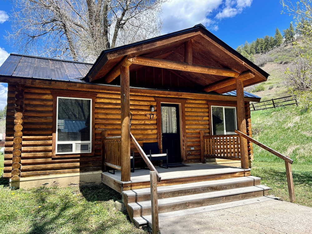 One Bedroom Cabin Plus
