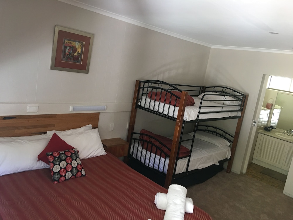 Family Suite, 1 Bedroom, Non Smoking, Kitchenette photo 1
