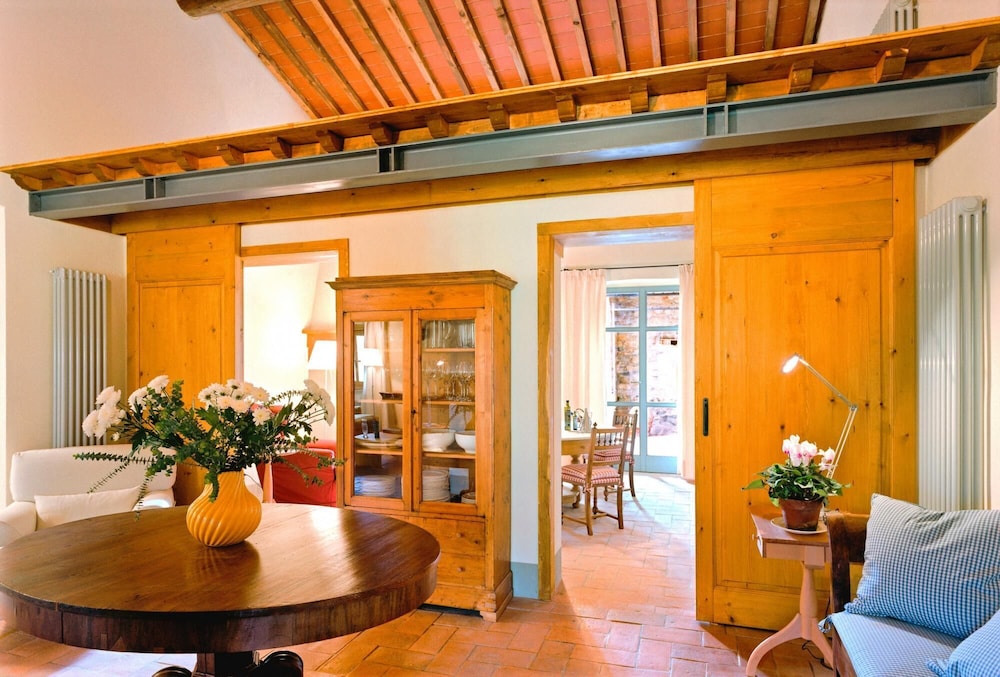 Villa, Smoking