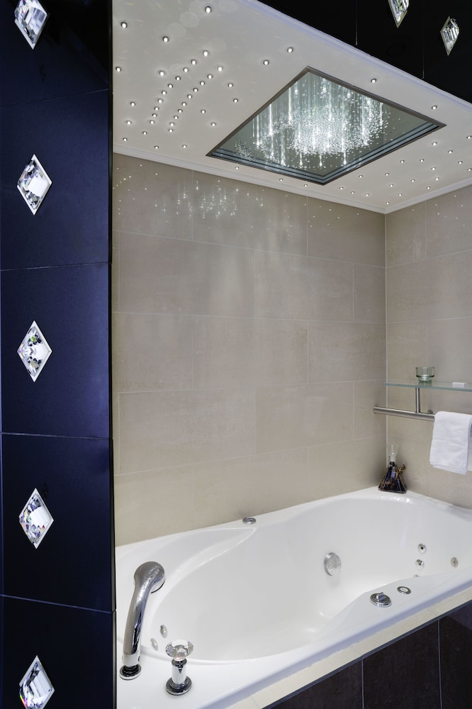 Signature Double Room - Photo 13