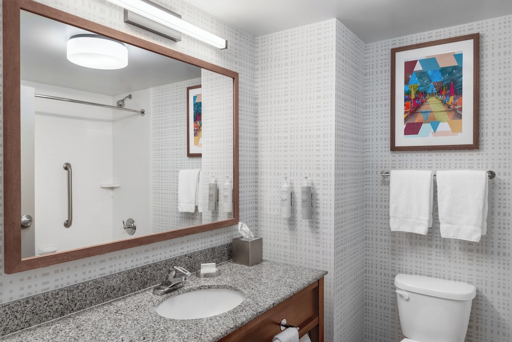 Room, 2 Queen Beds, Accessible, Refrigerator & Microwave photo 3