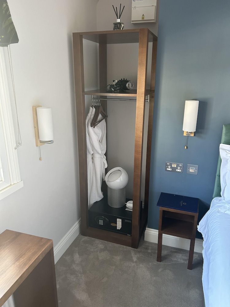 The Hampton Suite photo 3