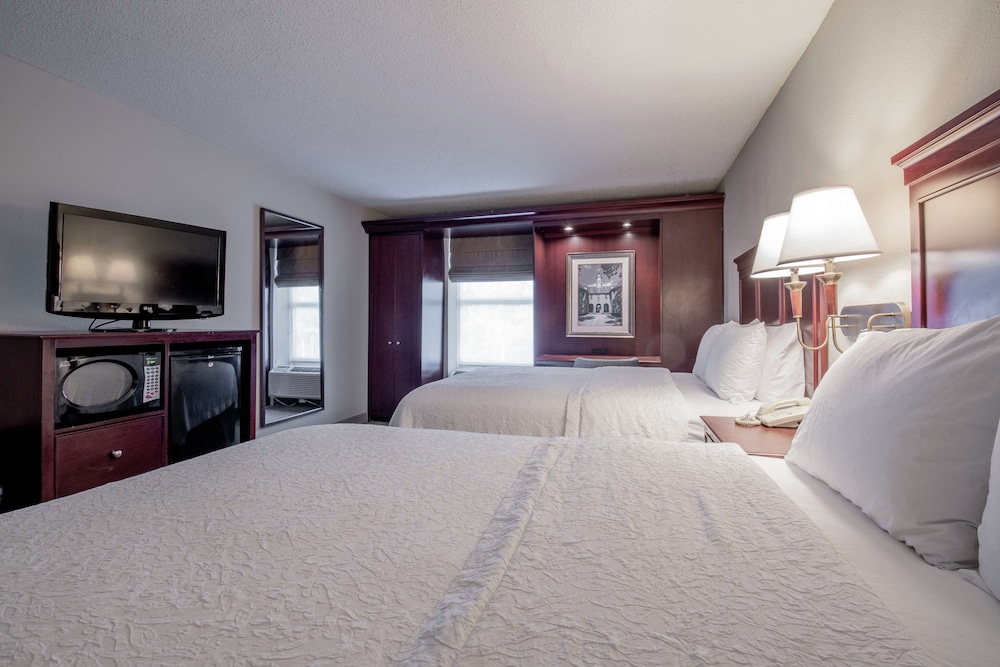 Standard Room, 2 Queen Beds, Walk-In Shower - Photo 1