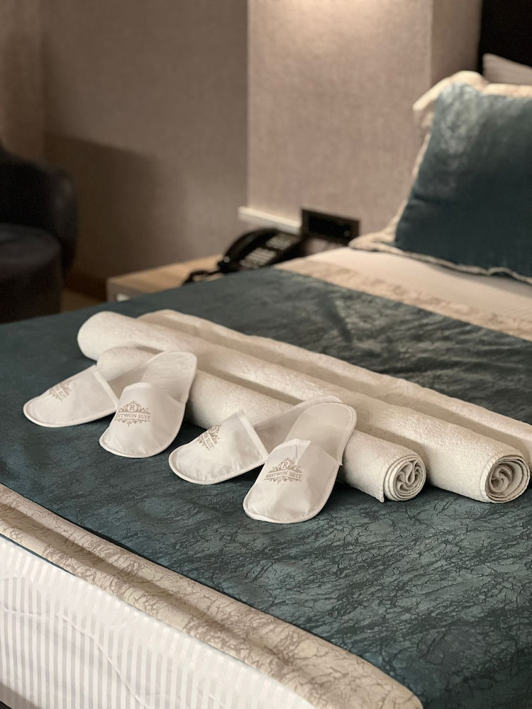 Standard Double or Twin Room photo 3