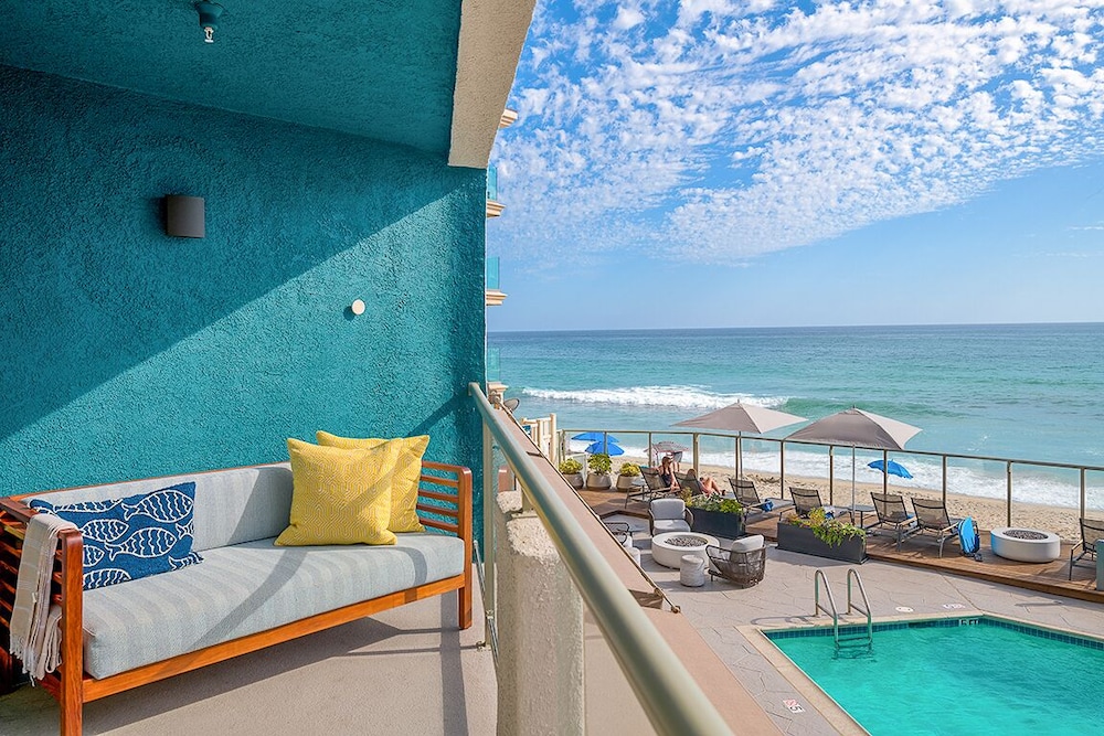 Pool Terrace, 1 King Bed, Pool & Ocean View - Photo 3