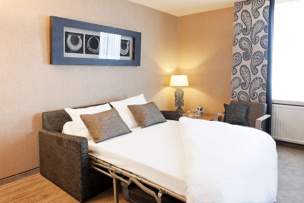 Family Suite, 1 King Bed with Sofa bed photo 2