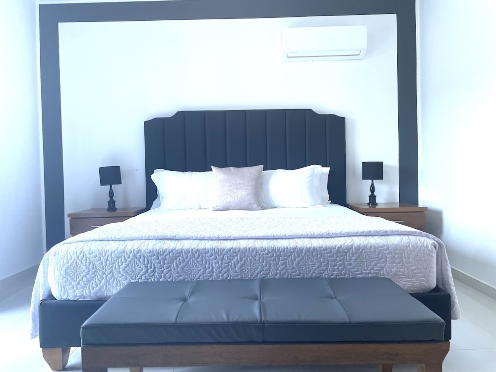 Premium Doppelzimmer, 1 Kingsize-Bett, Poolblick