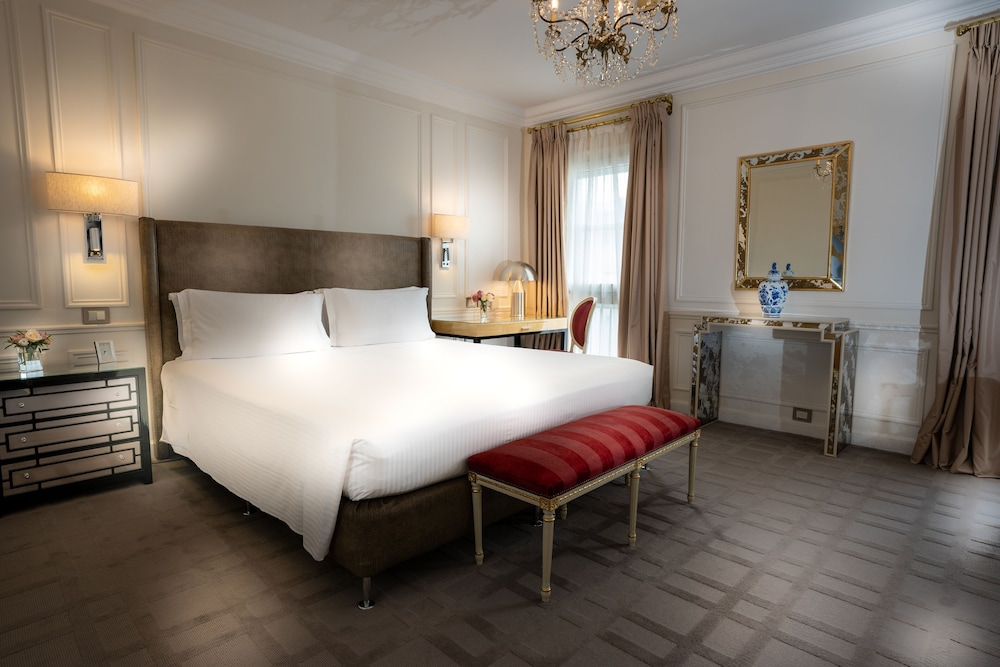 Room (Palace Premier)