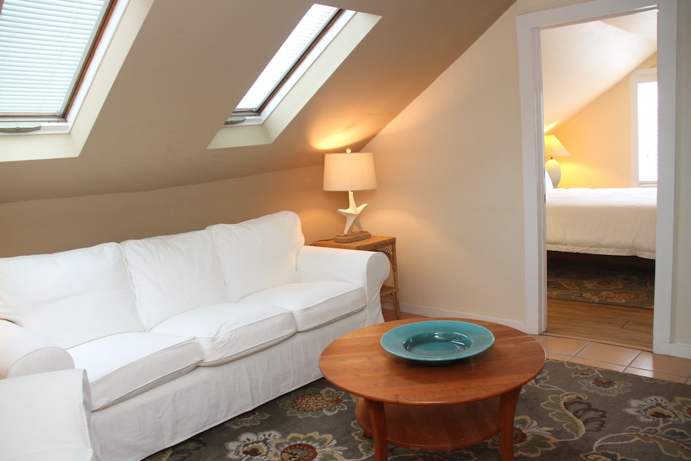 Suite, 2 Queen Beds photo 2