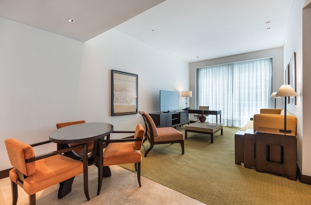Executive Studio Suite, 1 King Bed - Photo 6