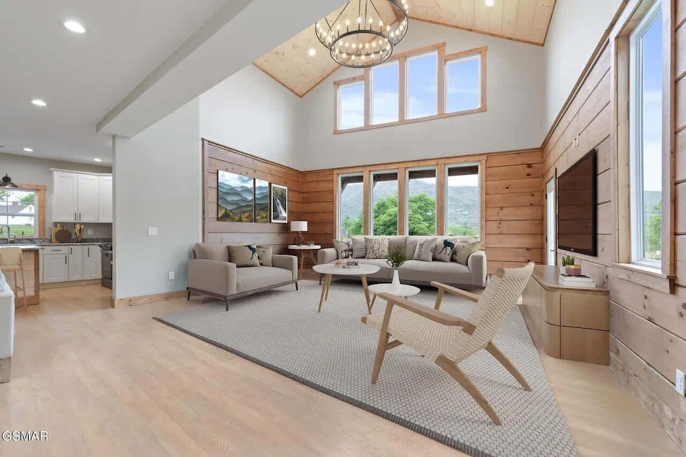 Mountain View Splash - Indoor Pool Hot Tub Game Room Stunning Smoky Mountain Views, Photo 8