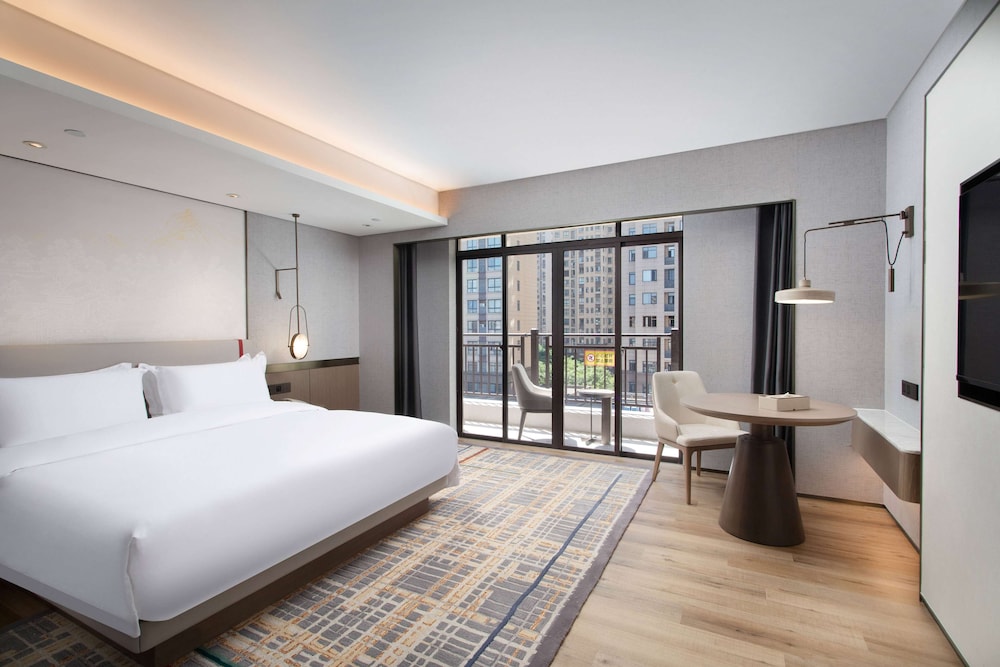 Room, 1 King Bed, Non Smoking (Ladies) photo 1