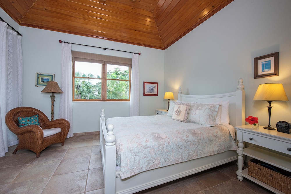 Villa photo 1