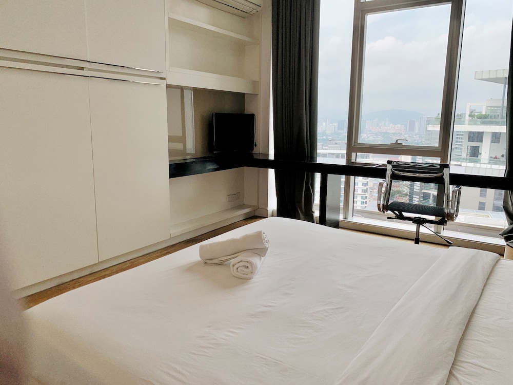 Two Bedroom Premium Suite with Bathtub