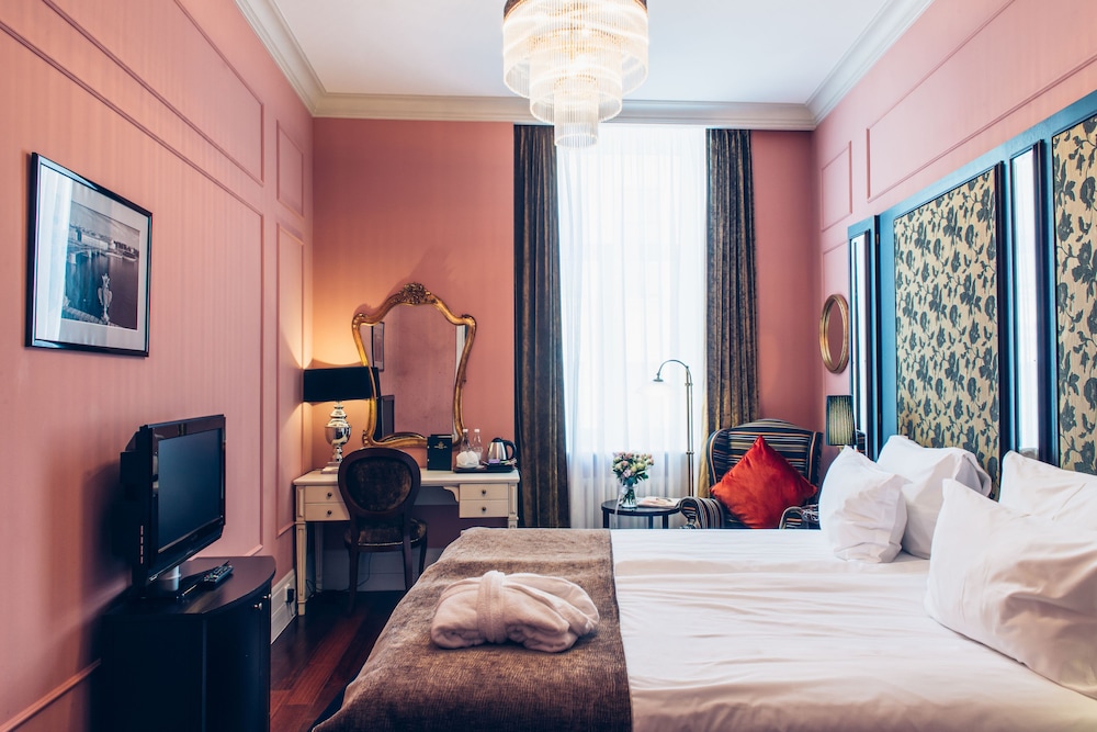 Standard Double Room, City View photo 3