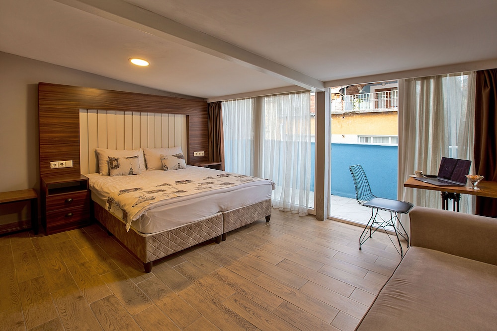 Standard Double Room with Balcony photo 1