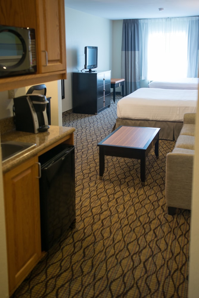 Suite, 2 Queen Beds, Accessible (Mobility Accessible) photo 2