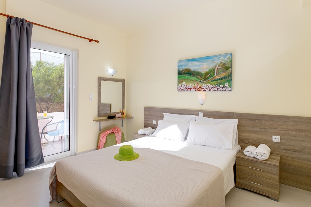 Double Room, Balcony, Sea View photo 3