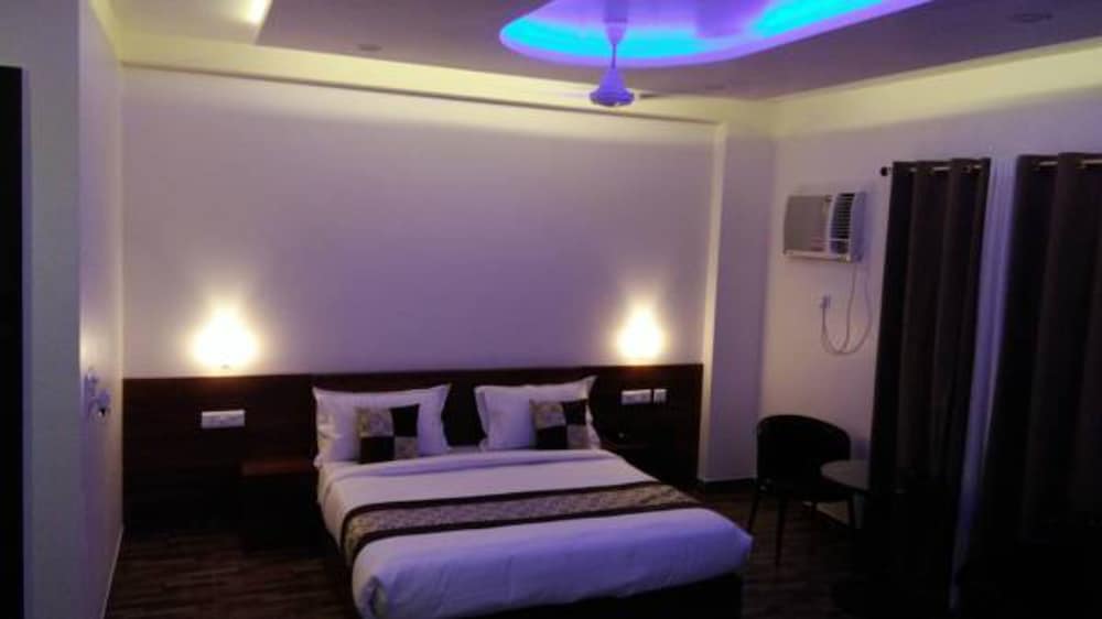 Deluxe Double Room, City View