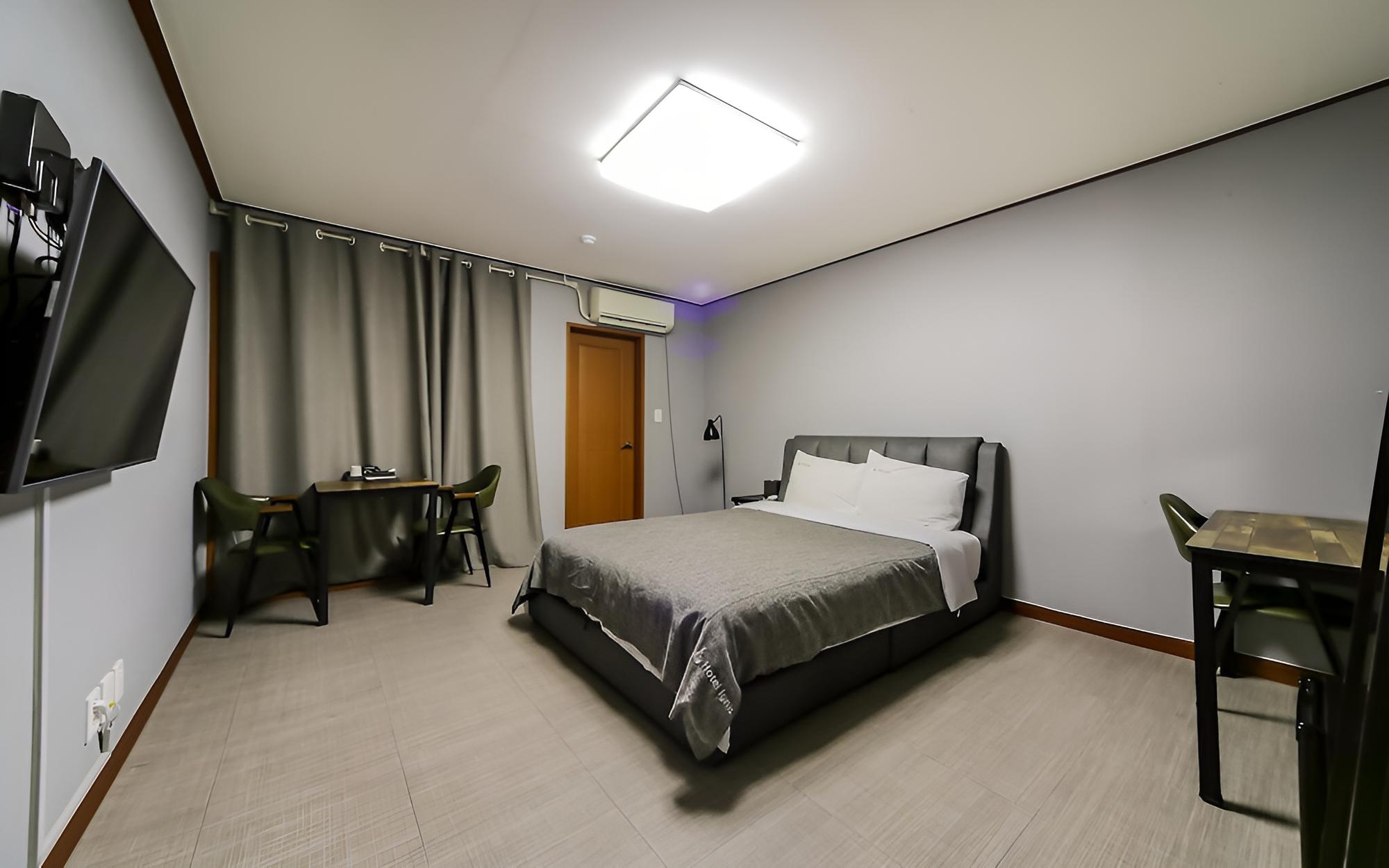 Room (Family room *4 people standard* (2 be) - Photo 14