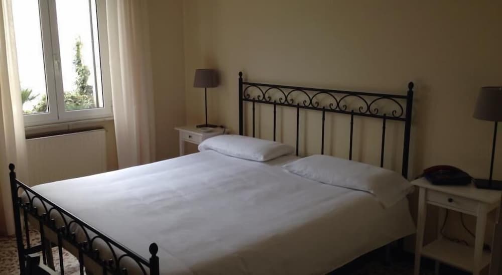 Basic Double Room photo 3