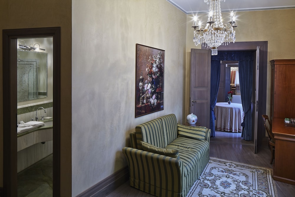 Suite photo 1