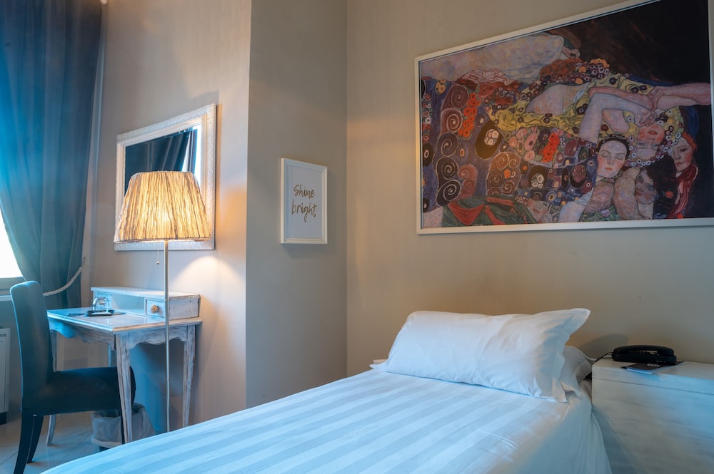 Classic Single Room