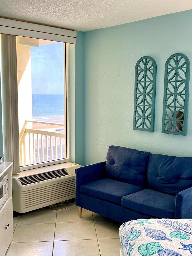 Studio Suite, Ocean View (Sea Glass) photo 2
