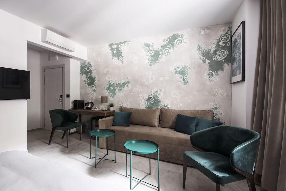 Deluxe Suite - Photo 2