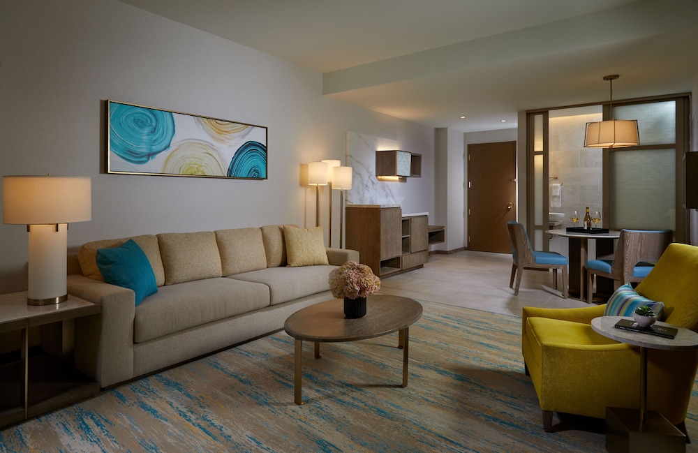 Platinum Suite King Balcony photo 3