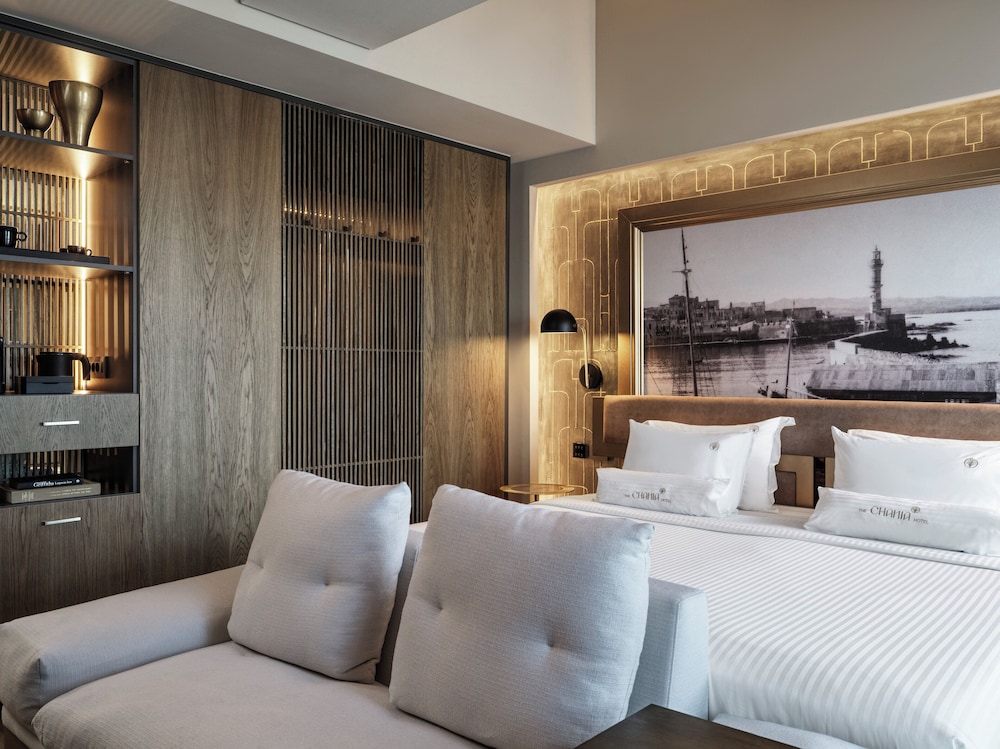 Suite, Balcony, 1 King Bed - Photo 1