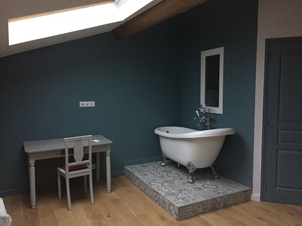 Triple Room, Private Bathroom photo 2