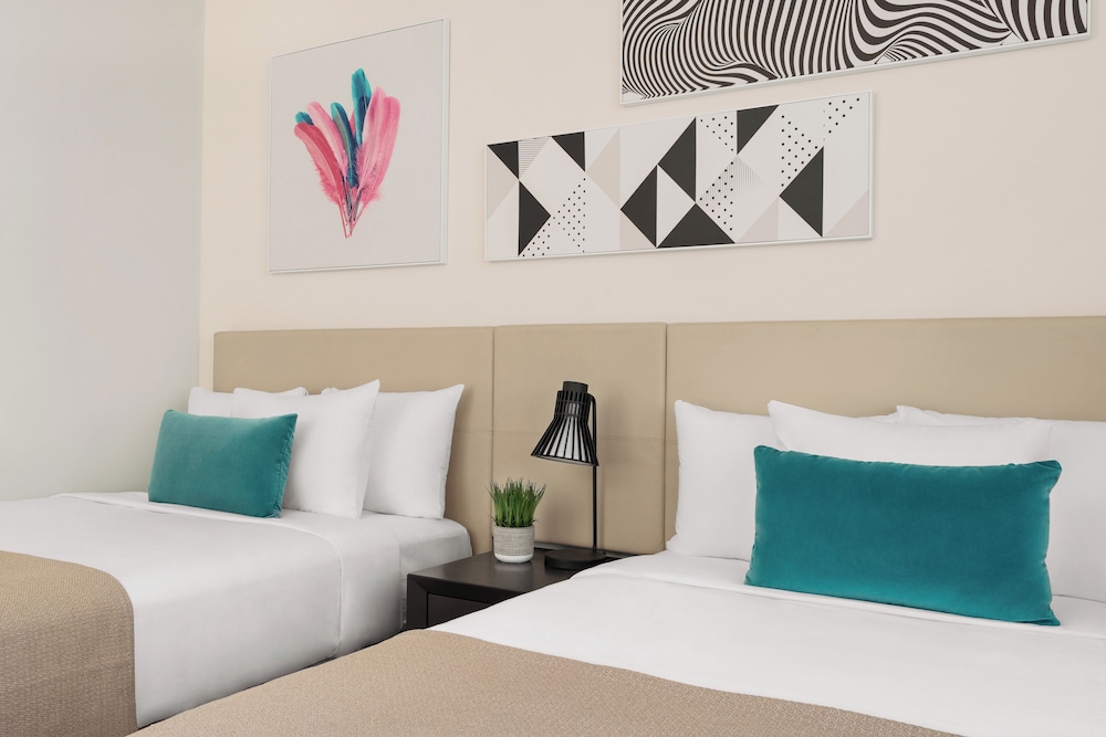 Suite, Multiple Beds, Corner photo 3