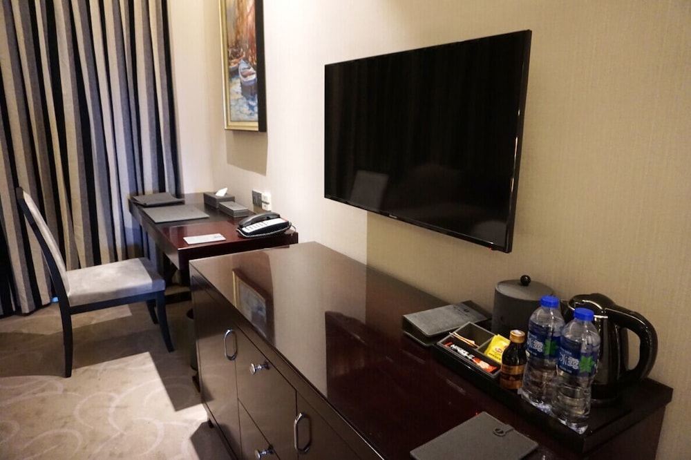 Business King Room