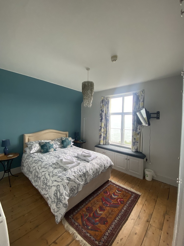 Superior Double Room, Ensuite, Sea View (Turquoise) photo 2