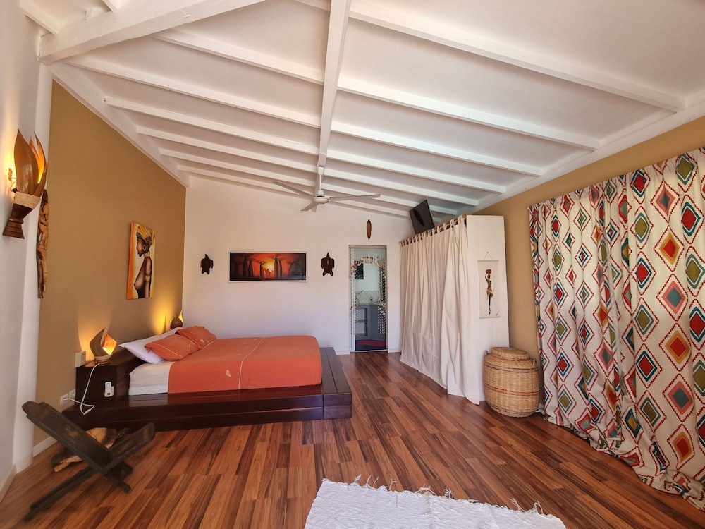 Room, Pool View, Beachfront photo 2